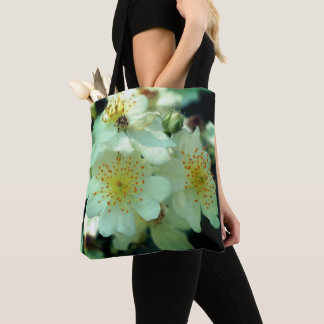 Bolso De Tela Rosas Blancas Silvestres Trepadoras en Primer Plan