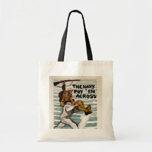 Bolso De Tela Sailor Wading Mientras Lleva A Un Soldado En Hombr