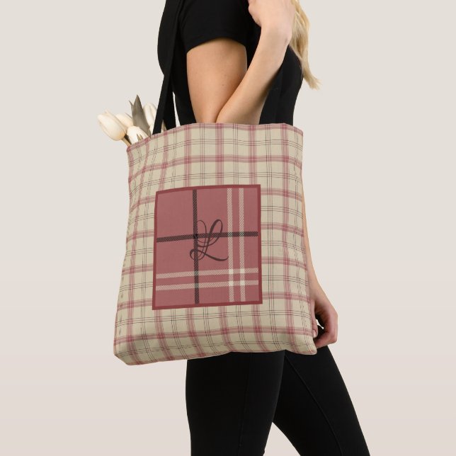 Bolso De Tela Salmón y cristalera elegante (Detalle)