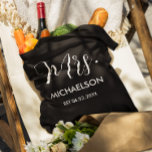 Bolso De Tela Script de tipografía de reciente creación<br><div class="desc">Recién casados regalos de tipografía de escritura "Mrs"</div>