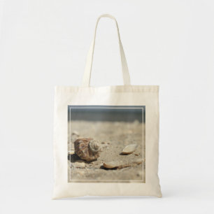 Bolso De Tela Seashells en la arena por el mar