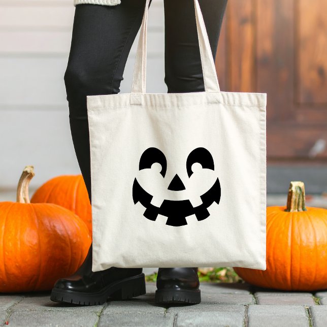 Bolso De Tela Sencilla y sonriente cara de calabaza de Halloween (Disclaimer: This image is a digital mockup.)