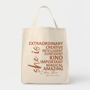 Bolso De Tela "She is Me" Mocha Mousse Typography