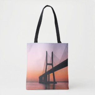 BOLSO DE TELA SILHOUETTE DE PUENTE BAJO CIELO CLARO