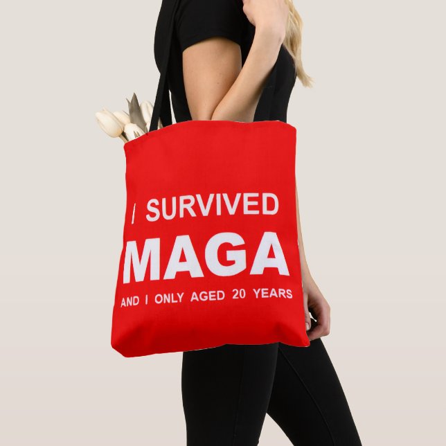 Bolso De Tela Sobreviví MAGA (Detalle)