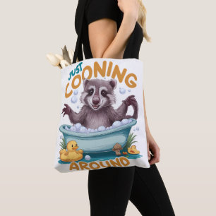 Bolso De Tela Sólo planchado, juguetón Raccoon tiempo de baño Av