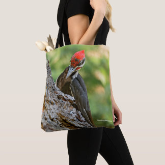 Bolso De Tela Stunning Portrait of Pileated Woodpecker on Tree