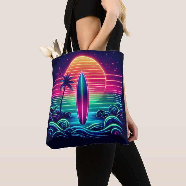 Bolso De Tela Surfing the Neon Sunset (Detalle)