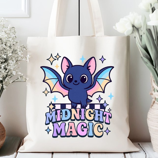 Bolso De Tela Tapón de Halloween y tablero de cheques Retro Past (The midnight magic kawaii bat design shines with retro pastel charm.)