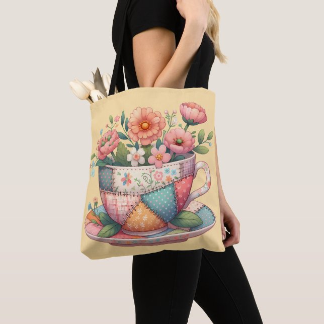 Bolso De Tela Taza de té de patchwork con flores caprichosas (Detalle)