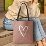 Bolso De Tela Terracota personalizada de moda Heart<br><div class="desc">Este bolso de terracota se personaliza con tu nombre en una fuente simple sobre un gran corazón blanco. Ideal para usted,  para sus damas de honor,  club de lectura,  regalo de graduación,  regalo de cumpleaños,  regalo de profesor o cualquier ocasión. MÁS colores en nuestra tienda.</div>