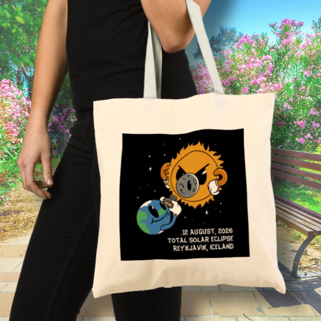 Bolso De Tela Total Solar Eclipse 2026 Iceland Photobomb (Change city, or other text, to personalize. Matching items available)