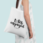 Bolso De Tela Totes comprometidos - Novia a ser personalizada<br><div class="desc">Lleve todas sus necesidades de planificación de bodas con estilo con nuestro tote de Totes.</div>