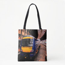 Tren azul en la estación York.