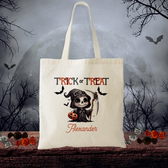 Bolso De Tela Trick o trato de Halloween de niño pequeño y trist (Cute Grim Reaper Kid's Halloween "Trick or Treat" Tote Bag)