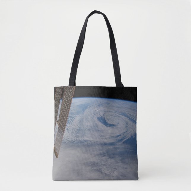 Bolso De Tela Un Sistema De Baja Presión Mediano-Atlántica. (Anverso)