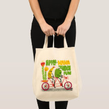 Vegetales en bicicleta y frutas