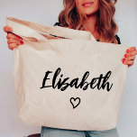 Bolso De Tela Viaje de Chicas de la dama de honor de la soltera<br><div class="desc">Celebre su inolvidable viaje de chicas con la Personalizado Heart Bachelorette Bridesmaid Tote Bag, la combinación perfecta de estilo y practicidad para cada dama de honor. Este tote personalizado, diseñado con un encantador gráfico cardíaco, le aporta un toque único a sus accesorios de fiesta nupcial, lo que lo convierte en...</div>