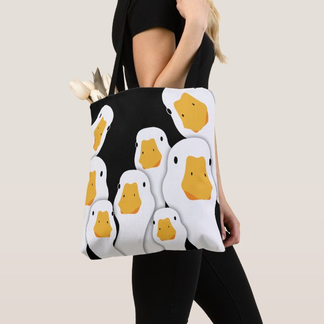 Bolso De Tela Vigilancia espeluznante: Monitoreo en Geese desde  (Detalle)