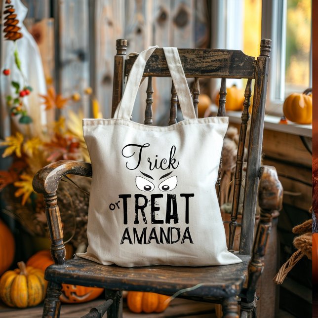 Bolso De Tela Whimsical Happy Halloween Typography trata a Candy (Trick or Treat cute typography bag. )