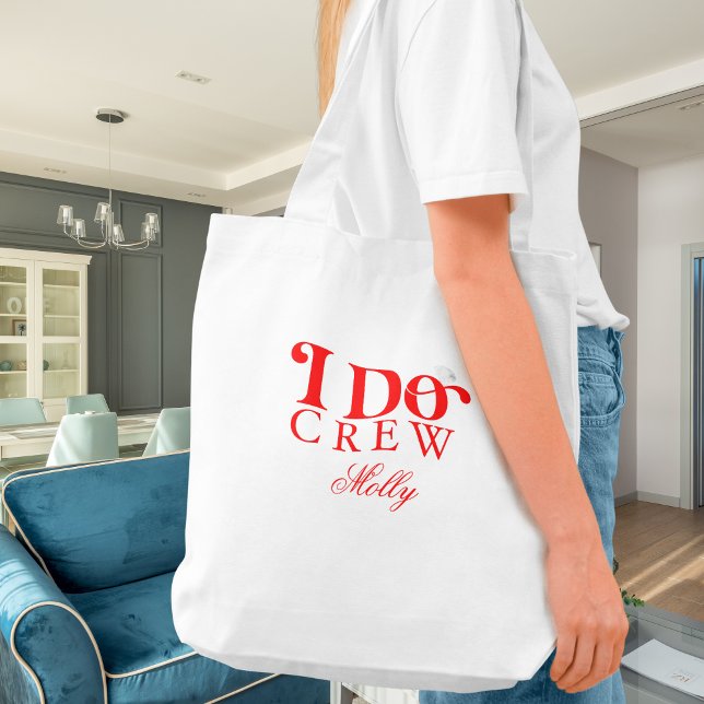 Bolso De Tela Yo Sí Crew Red Moderne Font Tote Bag (I Do Crew tote bag with modern serif font – perfect for bridesmaid proposals or bridal celebrations!)