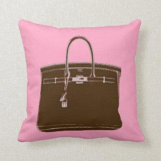BOLSO FRANCÉS EN LA ALMOHADA ROSADA