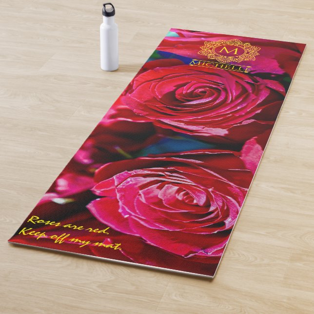 Bonito Bunch De Rosas Rojas Monogramado Yoga Mat (In situ)