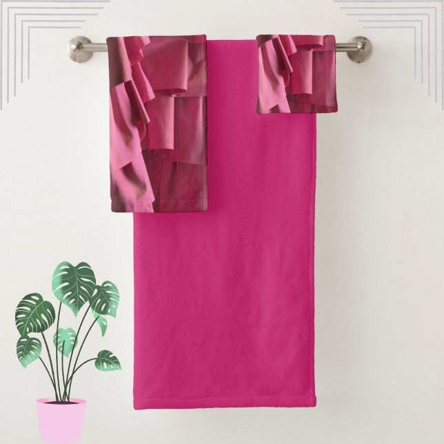 Bonito Glam Rosa Silk Rufles Patrón moderno (These hot pink fuchsia ruffle pattern towels will add flare and style to your bathroom! )