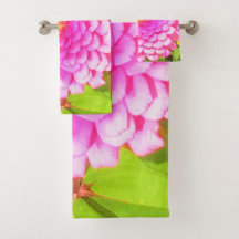 Bonito redonda de zinnia rosa en el jardín de vera