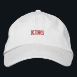 Bordada Gorra Blanco Premium Con Texto King Pure Peace<br><div class="desc">Este gorra de algodón khaki premium exhibe bordados de texto "King" elegantes para un estilo refinado.</div>