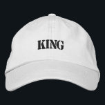 Bordada Gorra de algodón blanco<br><div class="desc">Buscando el bordado de texto de Regal King en el capuchón de caqui Este capuchón de color caqui está bordado con el sorprendente texto "King",  combinando un aspecto atemporal con un estilo casual. La tela de algodón proporciona respirabilidad y la correa ajustable garantiza un ajuste seguro.</div>