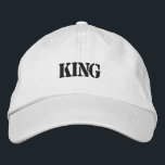 Bordada Gorra de algodón blanco<br><div class="desc">Buscando el bordado de texto de Regal King en el capuchón de caqui Este capuchón de color caqui está bordado con el sorprendente texto "King",  combinando un aspecto atemporal con un estilo casual. La tela de algodón proporciona respirabilidad y la correa ajustable garantiza un ajuste seguro.</div>