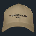 BORDADA GORRA DE FESTIVOS JUDÍOS DE THANKSGIVUKAH 2013<br><div class="desc">VAMOS ESTE GORRA DE GRACIAS A CHANUKAH 2013 EN AGRADECIMIENTO Y HANUKKAH- CHANUKAH ESTE AÑO. ¡QUÉ GRAN REGALO JUDÍO DE VACACIONES HANUKKAH ES ESTO!</div>