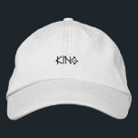 Bordada Gorra de King Embroidered<br><div class="desc">El **King Embroidered Gorra*** es una elegante y audaz prenda de cabeza que combina confort con un toque de realeza. Con la palabra "Rey" prominentemente bordada en el frente, este gorra exuda confianza y fuerza, convirtiéndolo en un accesorio perfecto para quienes quieren hacer una declaración. El bordado añade un diseño...</div>