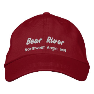 Bordada Gorra del río Oso - letras blancas bordadas