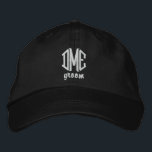 Bordada Groom Custom Wedding Monograma Gorra de béisbol<br><div class="desc">Sorprenda al novio con esta genial gorra de béisbol que muestra su monograma de 3 letras y el groom de palabras de abajo. Cambie fácilmente el texto y el color de la tapa para que coincidan con el tema/los colores del boda. Esto hace un compromiso increíble o un regalo de...</div>