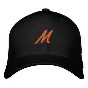 Bordada M Monograma Gorra de lana flexible inicial de los