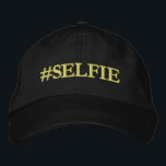 Bordada Selfie gorra<br><div class="desc">Un gorra de selfie. Genial por tomar selfies. ¿Cuántos selfies puedes sacar con este gorra en la cabeza?</div>