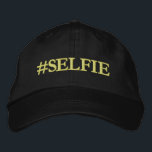 Bordada Selfie gorra<br><div class="desc">Un gorra de selfie. Genial por tomar selfies. ¿Cuántos selfies puedes sacar con este gorra en la cabeza?</div>