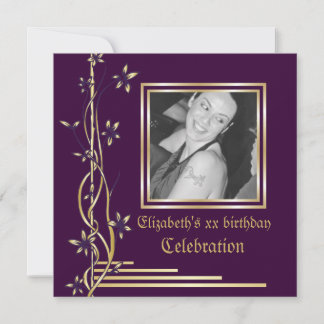 Borde floral de oro en invitación de cumpleaños mo