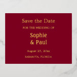 Borgoña Salve la tarjeta postal de la invitación a<br><div class="desc">Burgundy Guardar la tarjeta postal de invitación de Relieve metalizado de fecha, por favor, personaliza la parte delantera y trasera de la tarjeta postal utilizando la plantilla de personalización en línea antes de realizar el pedido. La parte delantera de la postal presenta un texto metálico real de Relieve metalizado sobre...</div>