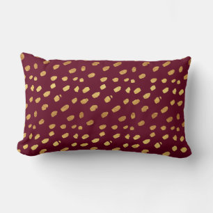 Borgoña y la almohada lumbar dorada