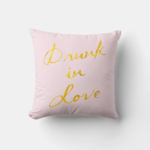 Borracho con amor almohada rosa y dorada al aire l