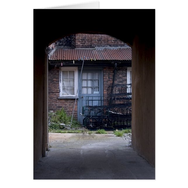 Botas detrás de la puerta del cangrejo (Frente)