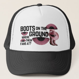 botas en el gorra de tierra