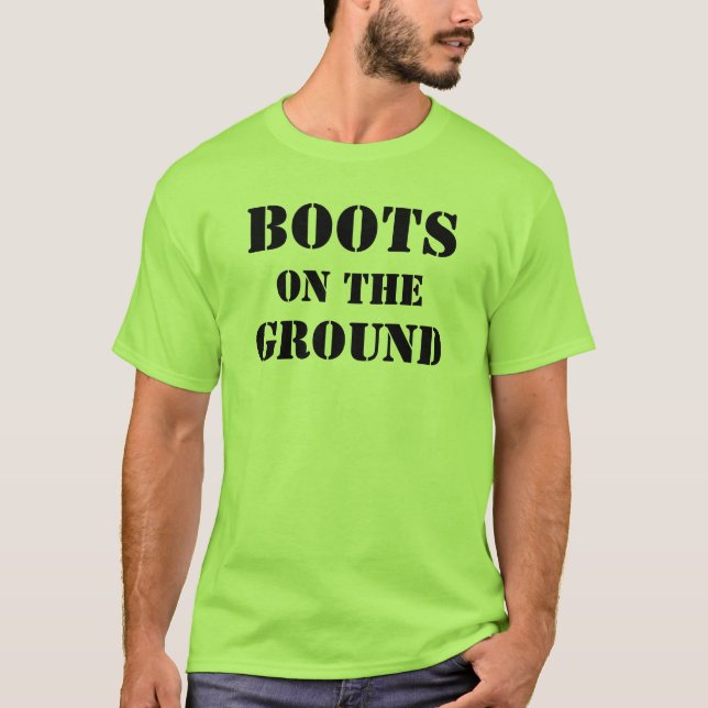 Botas en la camiseta de los hombres de tierra (Anverso)