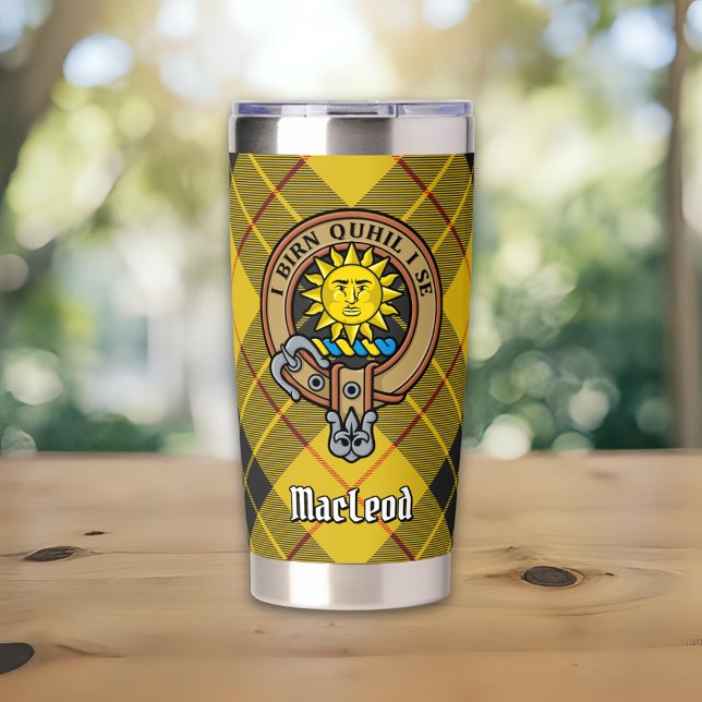 Botella Aislada Clan MacLeod de Lewis Escudo sobre Tartán (Subido por el creador)