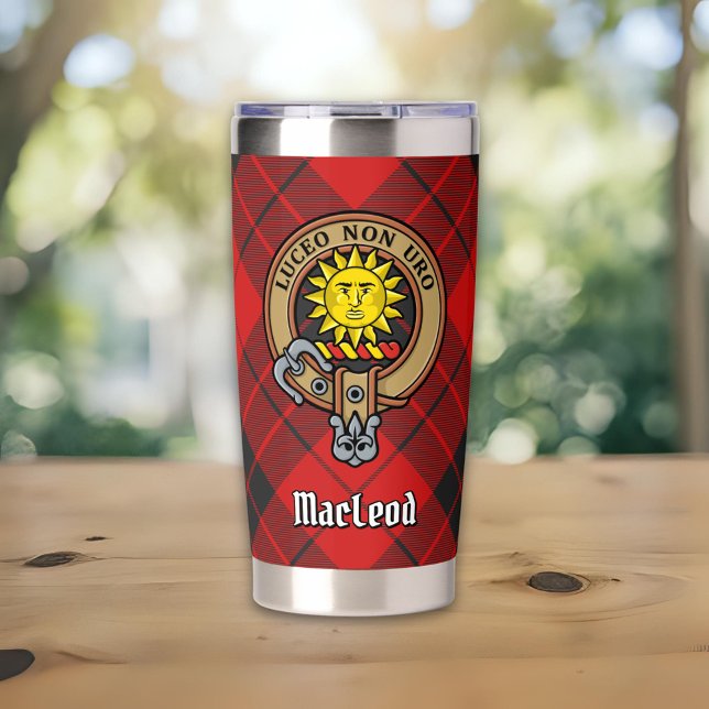 Botella Aislada Clan MacLeod de Raasay Escudo sobre Tartán (Subido por el creador)