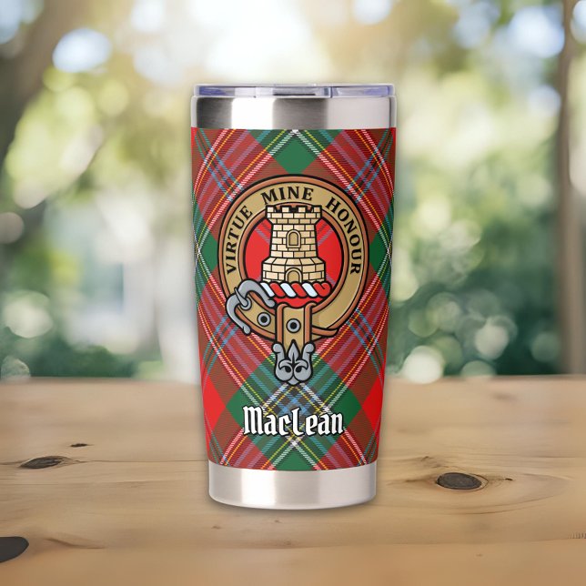 Botella Aislada Crest de Clan MacLean sobre tartán (Subido por el creador)