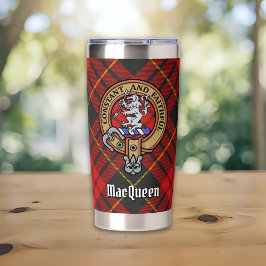 Botella Aislada Crest de Clan MacQueen sobre Tartán